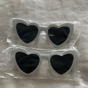 2 pcs New White Heart-Shaped Sunglasses